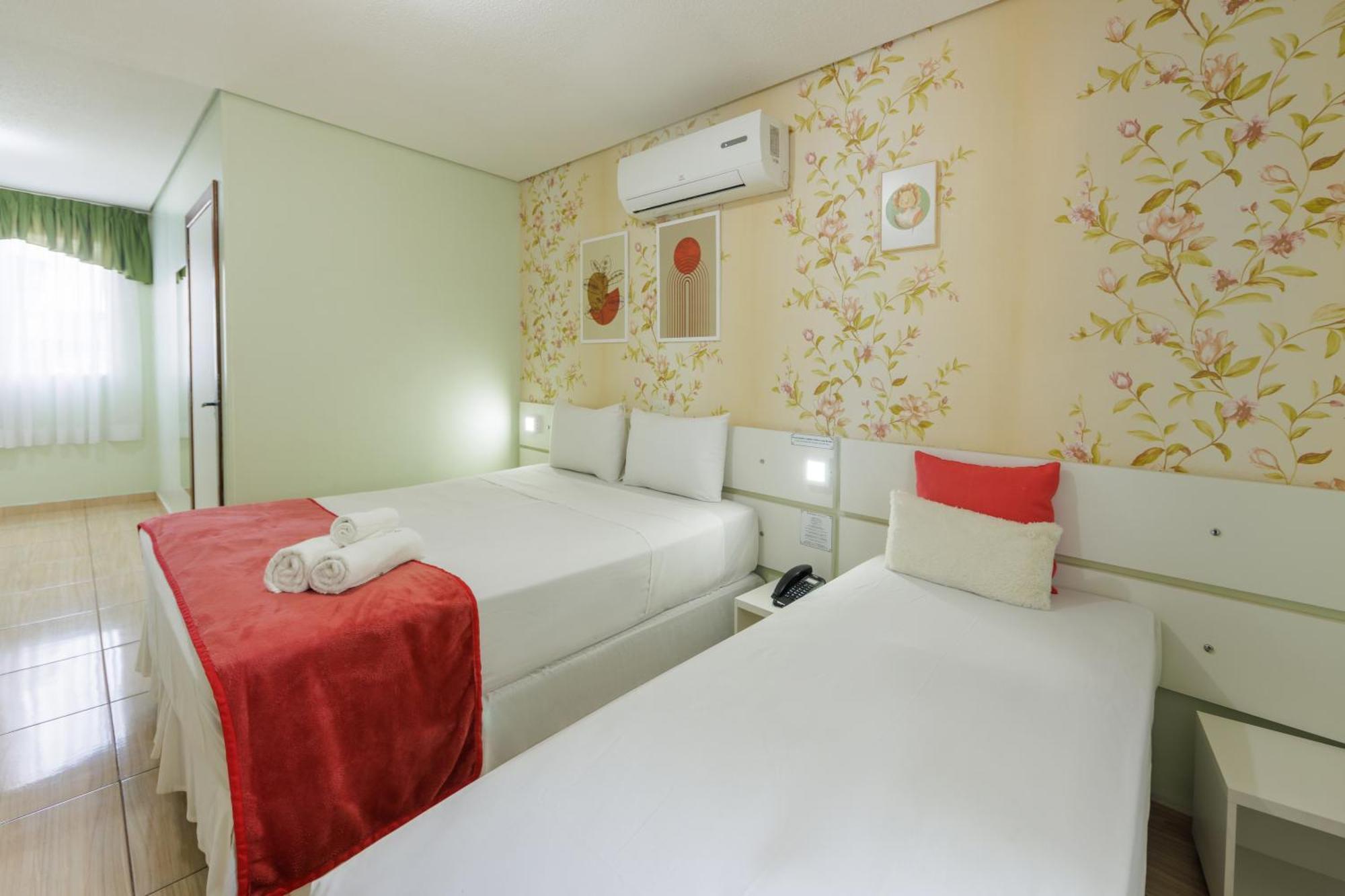 Hotel E Pousada Caroline Foz do Iguaçu Extérieur photo